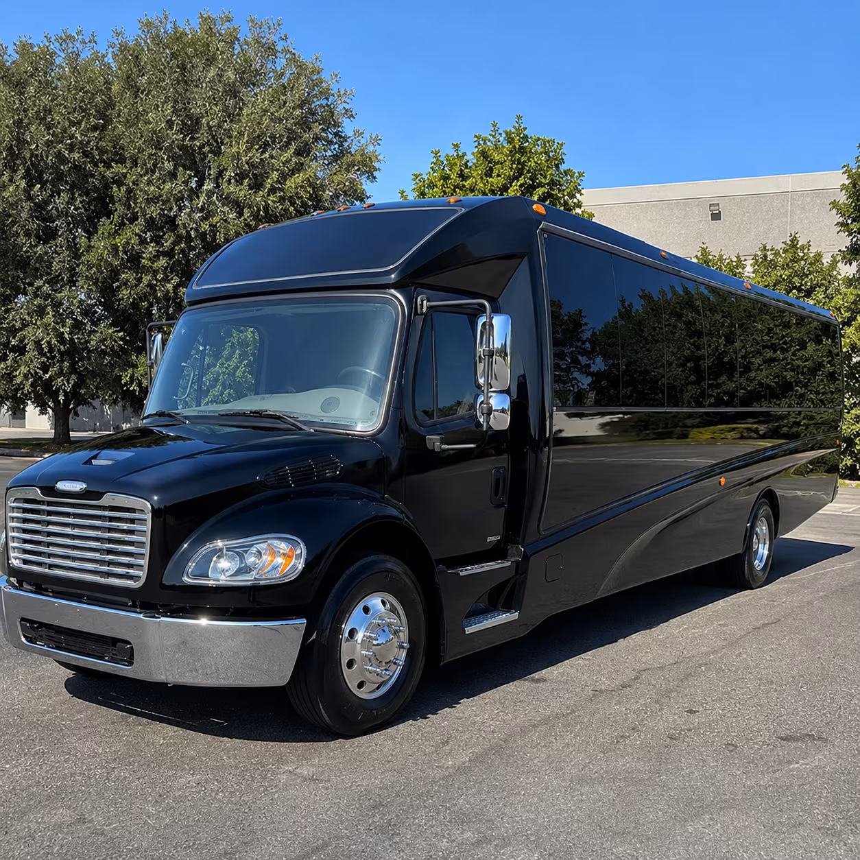 shreveport 28 passenger minibus