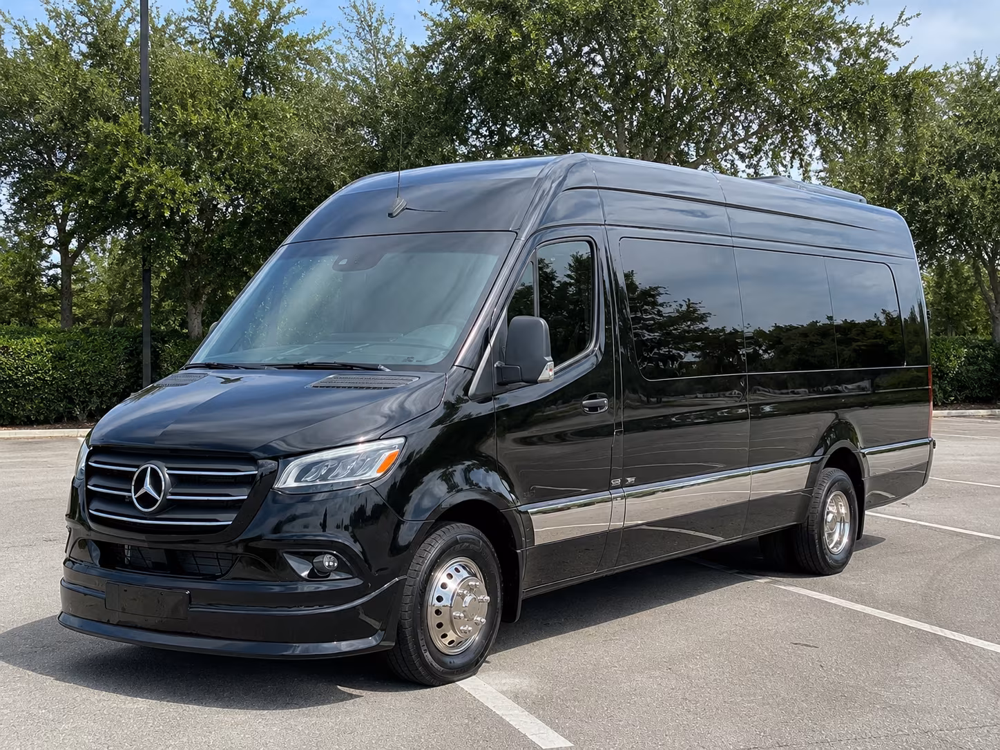 sprinter vans and limos for intimate shreveport prom groups